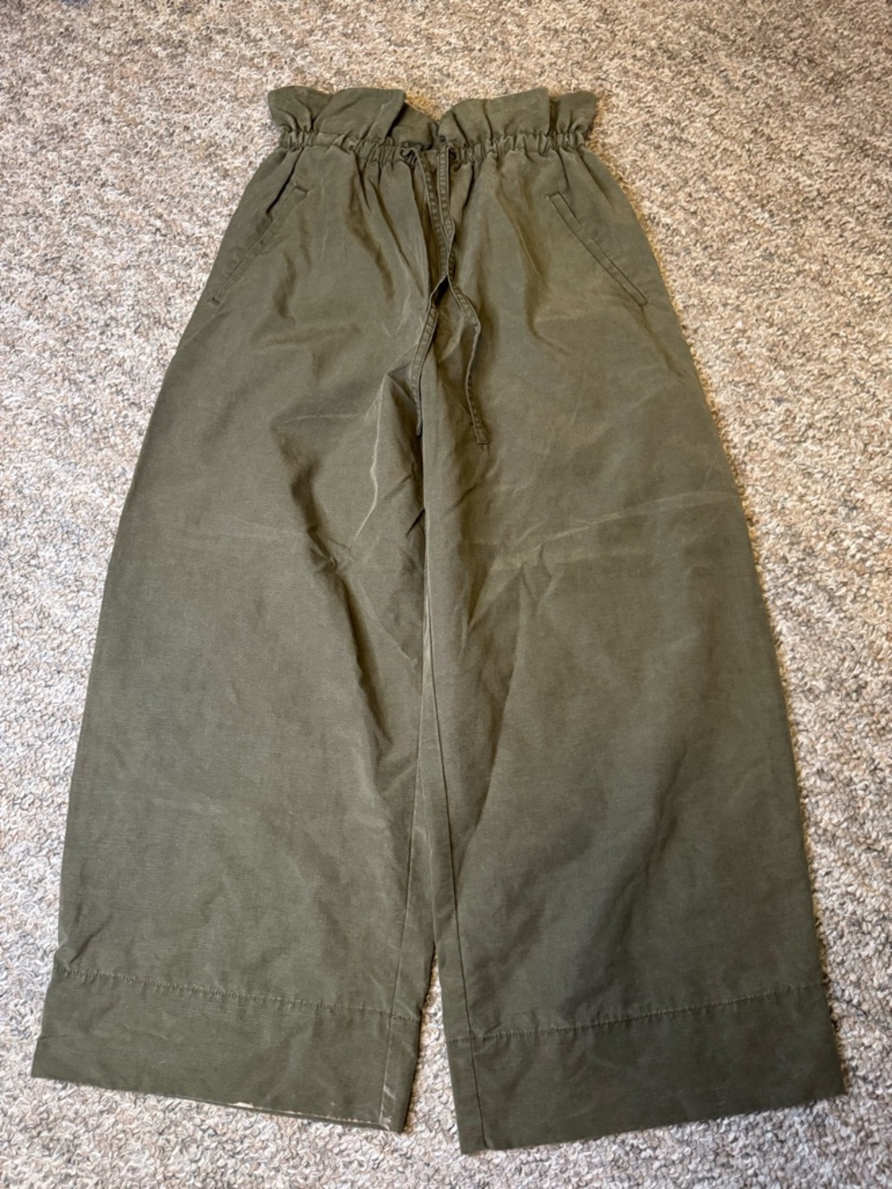 Aritzia - Babaton Olive Wide-Leg Drawstring Chinos